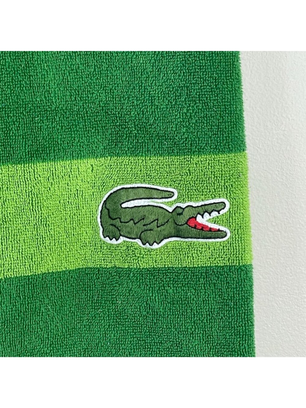 Lacoste Vintage Bath Towel Green Embroidered Gator Izod Preppy Bathroom‎ Decor - Picture 2 of 9